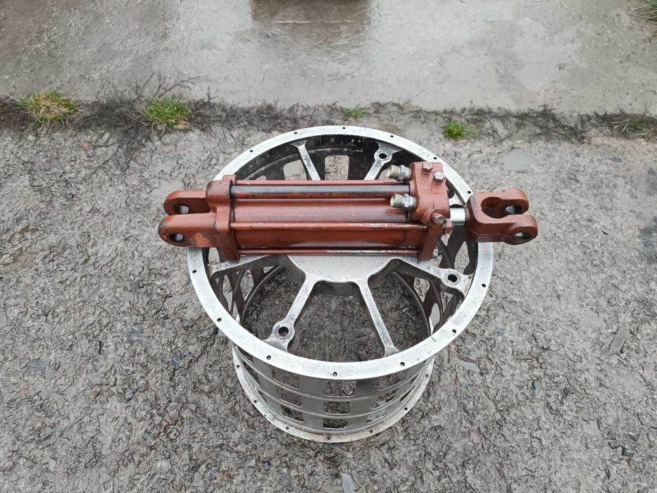 Запчастини до сівалки СЗ 3.6-5.4 гідроциліндр ЦС 75.