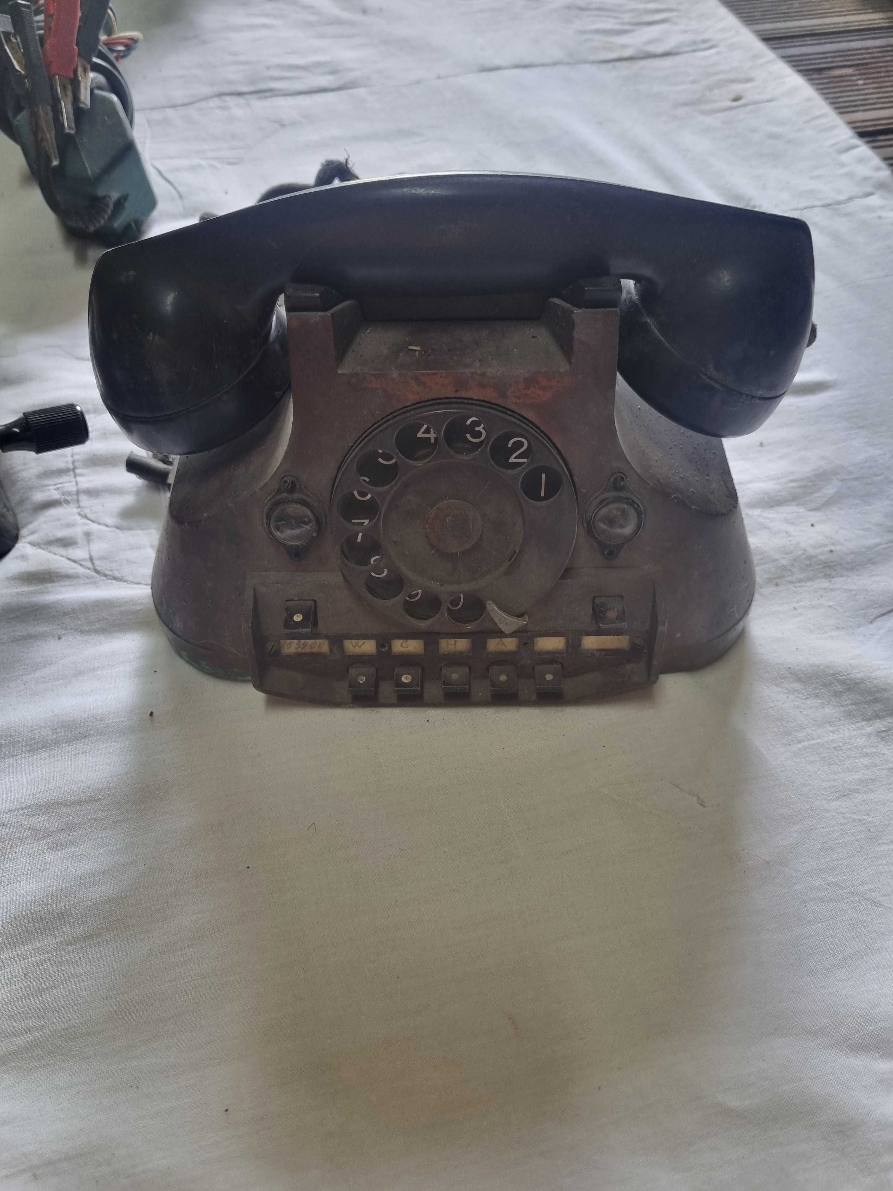 Stare zabytkowe telefony