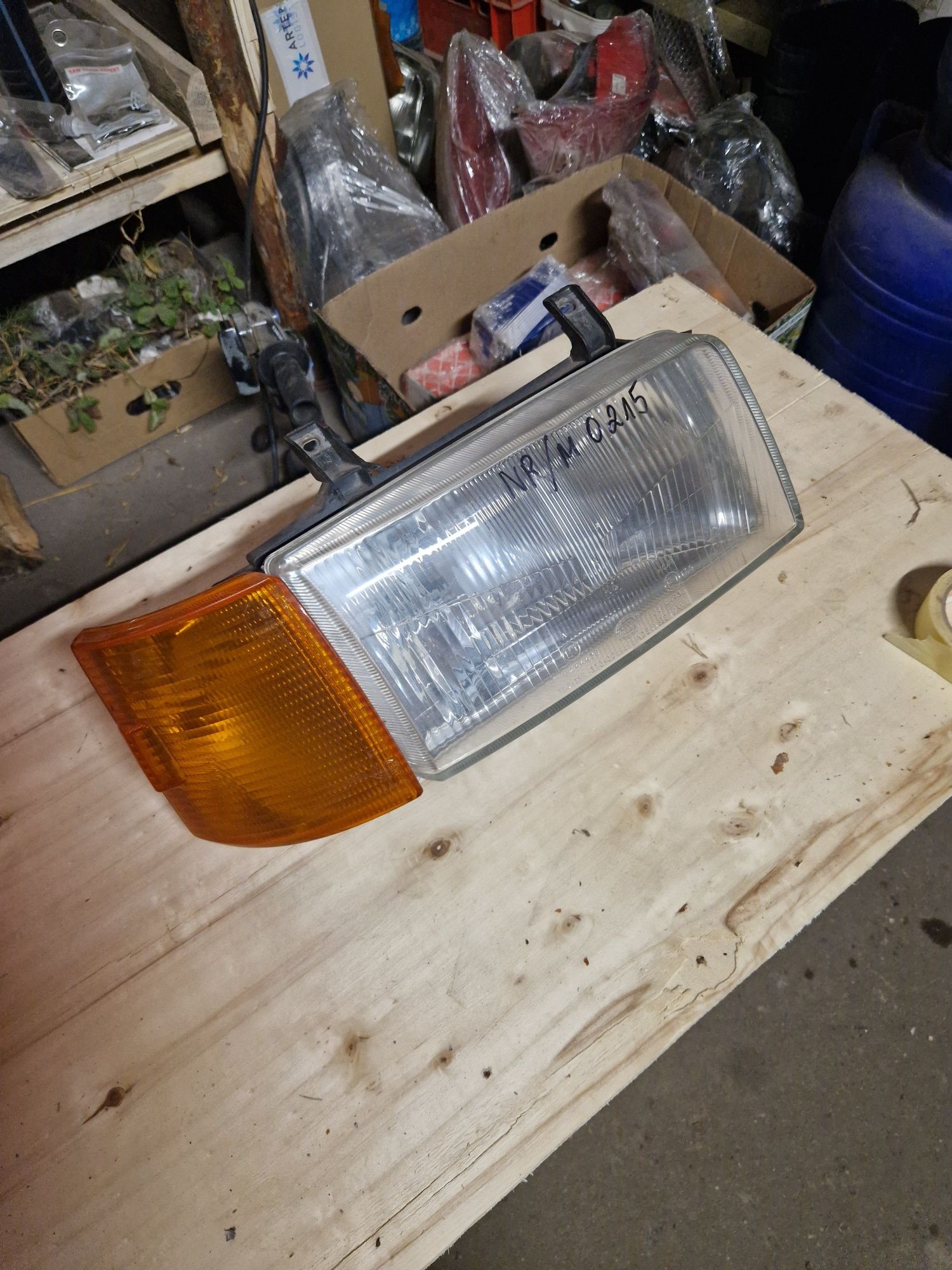 VW T4 lampa prawy przód