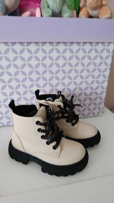 Zara чобітки весна-осінь