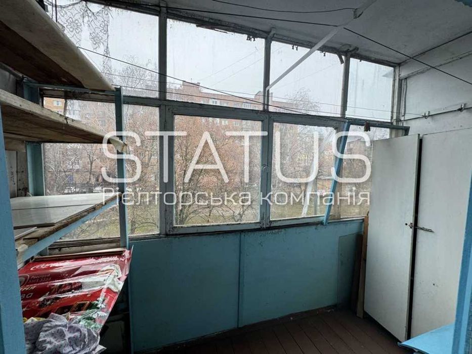 Продаж однокімнатної квартири. Поділ. Вул. Небесної сотні.