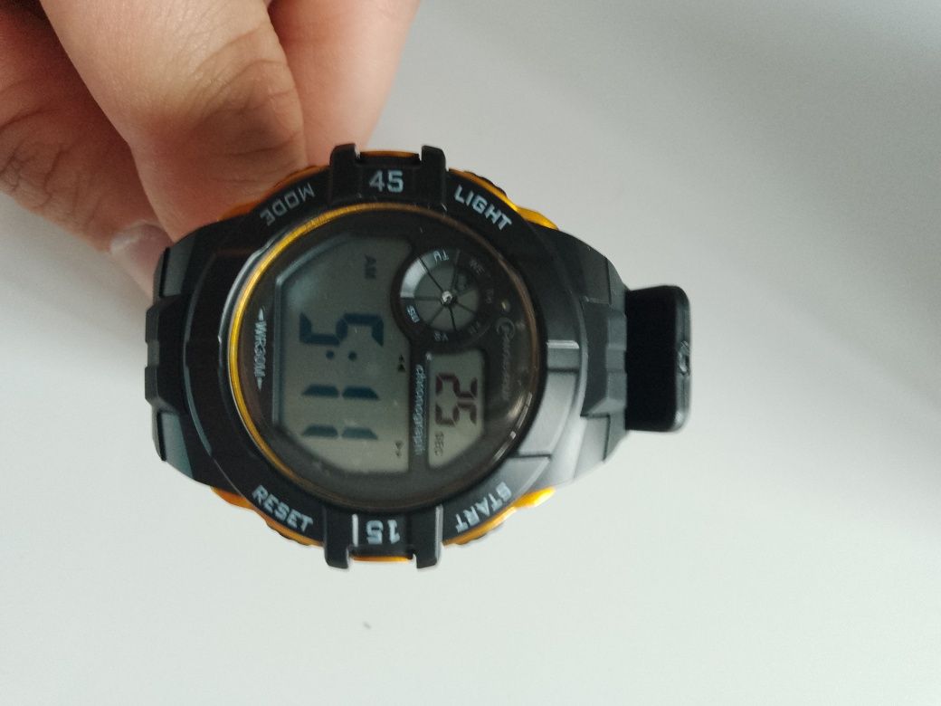 Zegarek męski elektroniczny nowy sportowy super wygląd