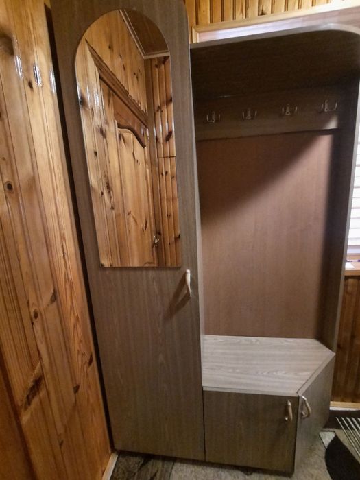 Шафа у прихожу….