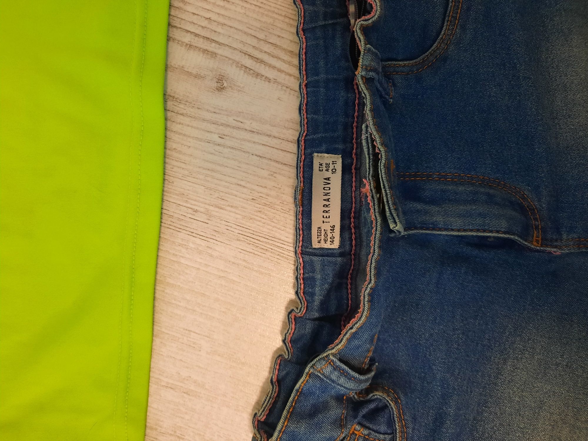 Paka ubrania dla dziewczynki spodenki + t-shirt  na 140-146