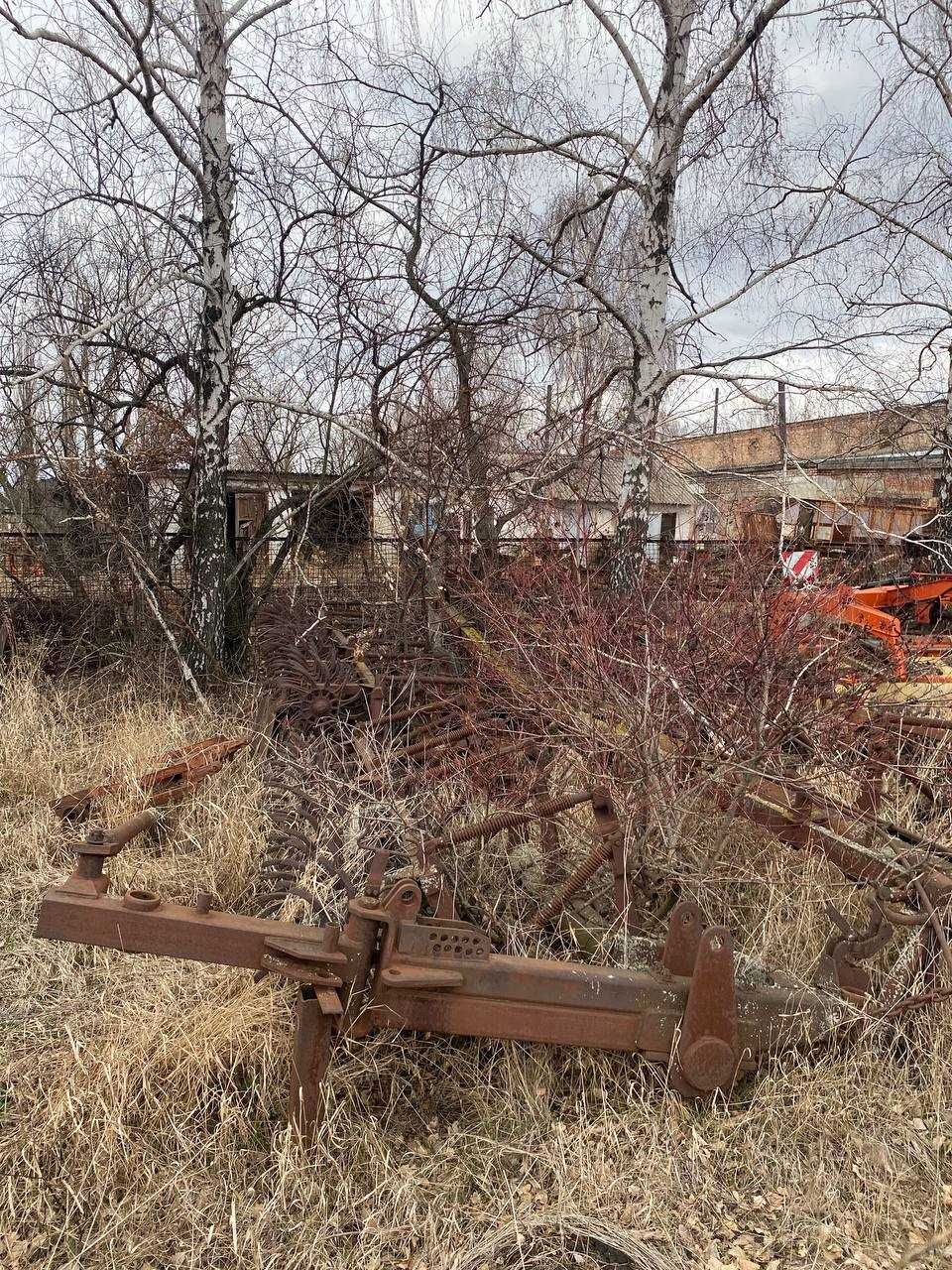 Агрегати для обробітку грунту: БДТ-3. БДТ-7. БМШ-15.Культиватори.Плуги