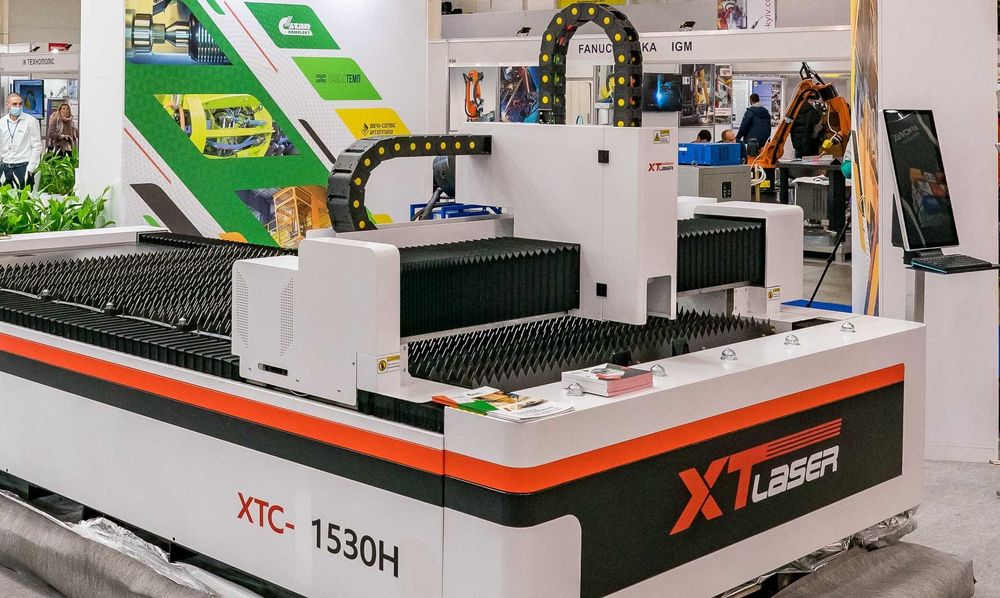 Лазерный станок по металлу XTLASER XTC-F1530H  (2 кВт)