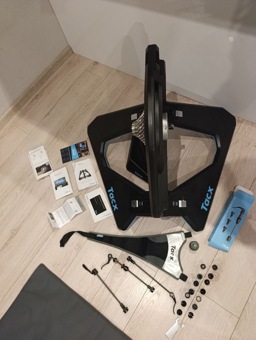 Trenażer tacx neo 2 smart