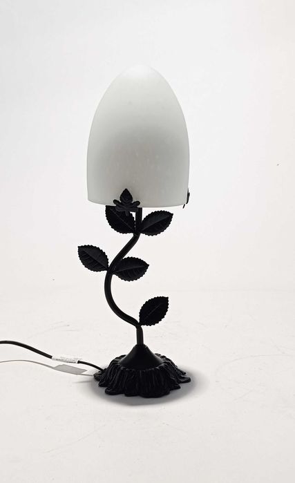 Candeeiro de Mesa com Base Metálica e Abajur de Vidro