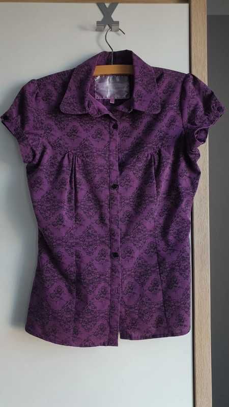 Fioletowa koszula w koronkowy wzór