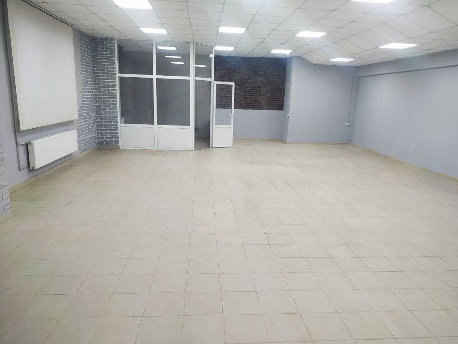 Офіс в центрі з автономним опаленням