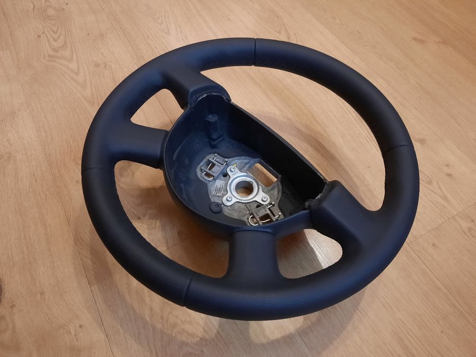 Volkswagen B6  руль, кермо обшитий