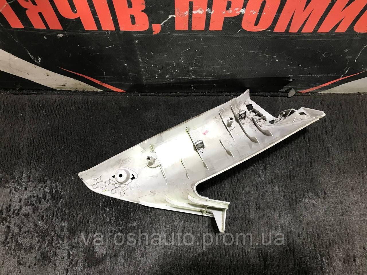 Накладка задньої стойки права Ford Mondeo IV 7S71A31012AHW 5354