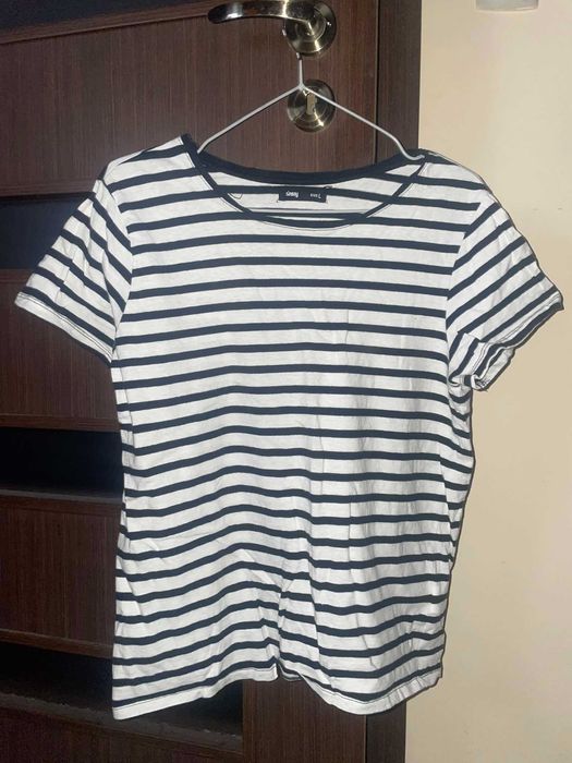 Biały czarny T-shirt w paski Sinsay