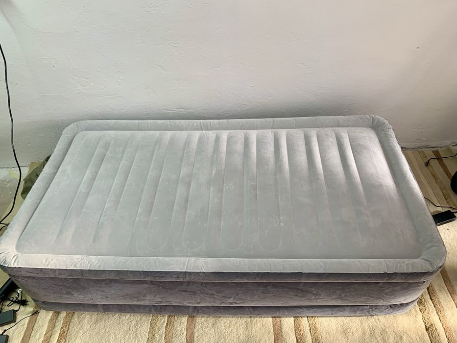 Materac Intex  99/191/46 z wbudowaną pompą