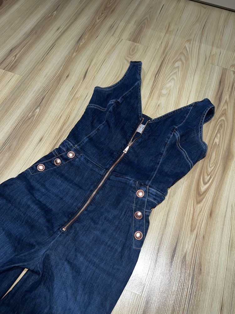 Guess kombinezon skinny dopasowany