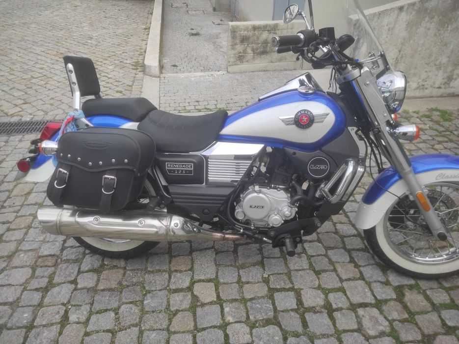 Moto UM renegade classic como nova