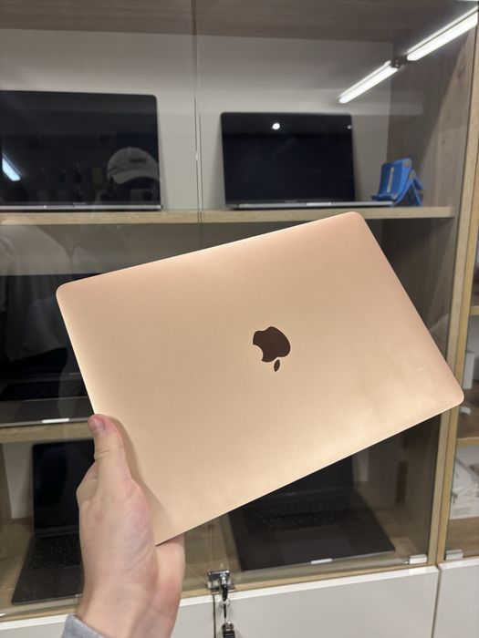 Дуже класний Macbook Air M1 8/256, як новий з гарантією