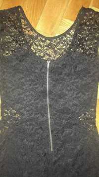Czarna koronkowa sukienka River Island xs ZIP
