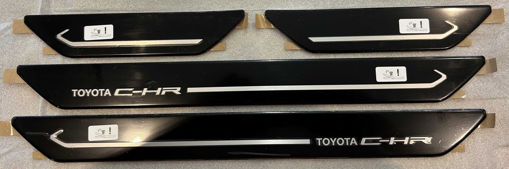 Toyota C-HR listwy nakładki na progi nowe oryginał Aluminiowe