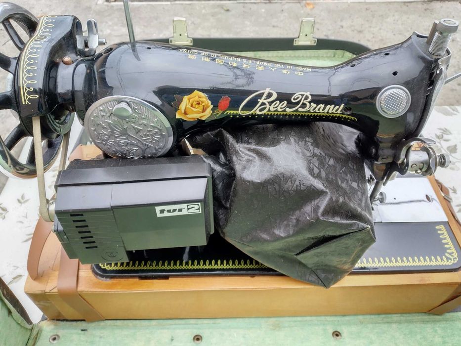 Швейна машинка Bee Brand, нова