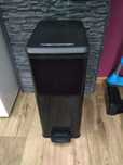 Kosz na śmieci 40L z pedałem Curver Deco Bin Slim Czarny