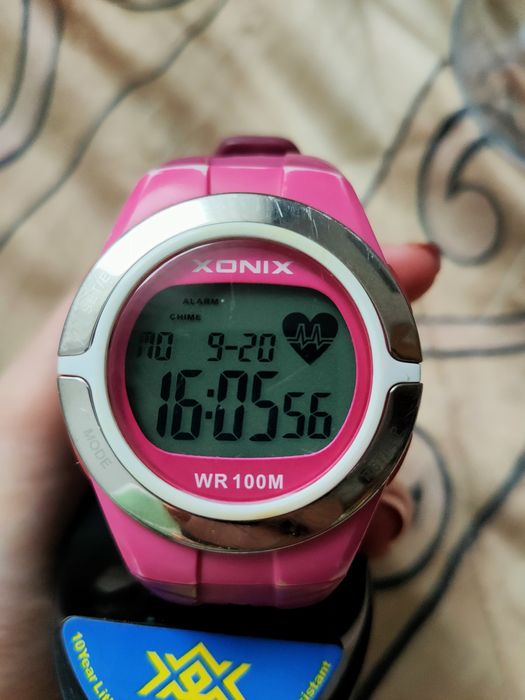 Używany zegarek xonix z funkcją mierzenia ciśnienia