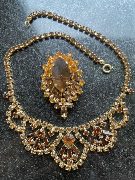 Прикраси брошки кольє стара Чехія