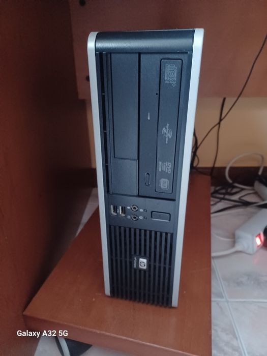 Vendo  Computador e teclado.