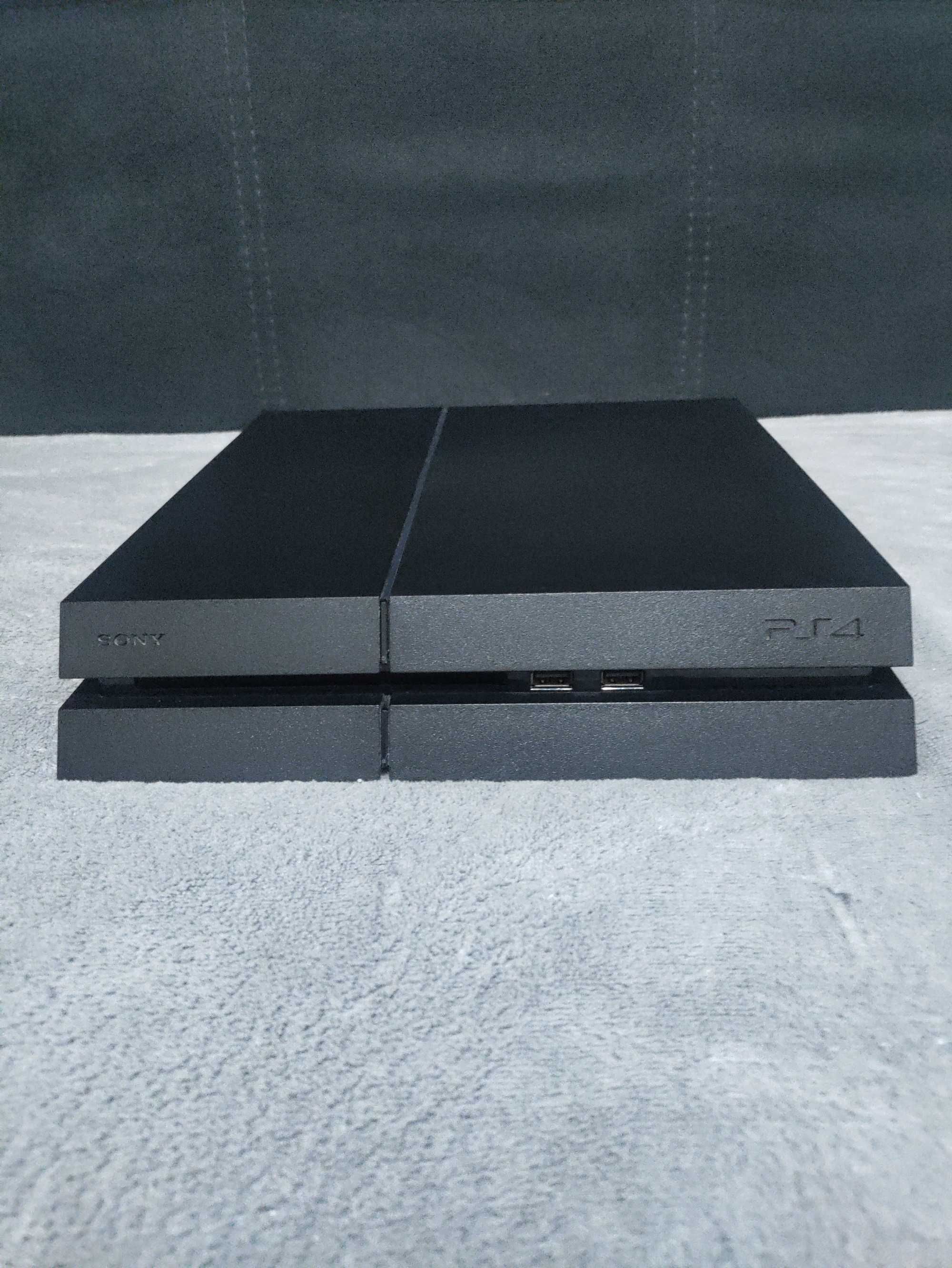 Ігрова приставка PS4 FAT