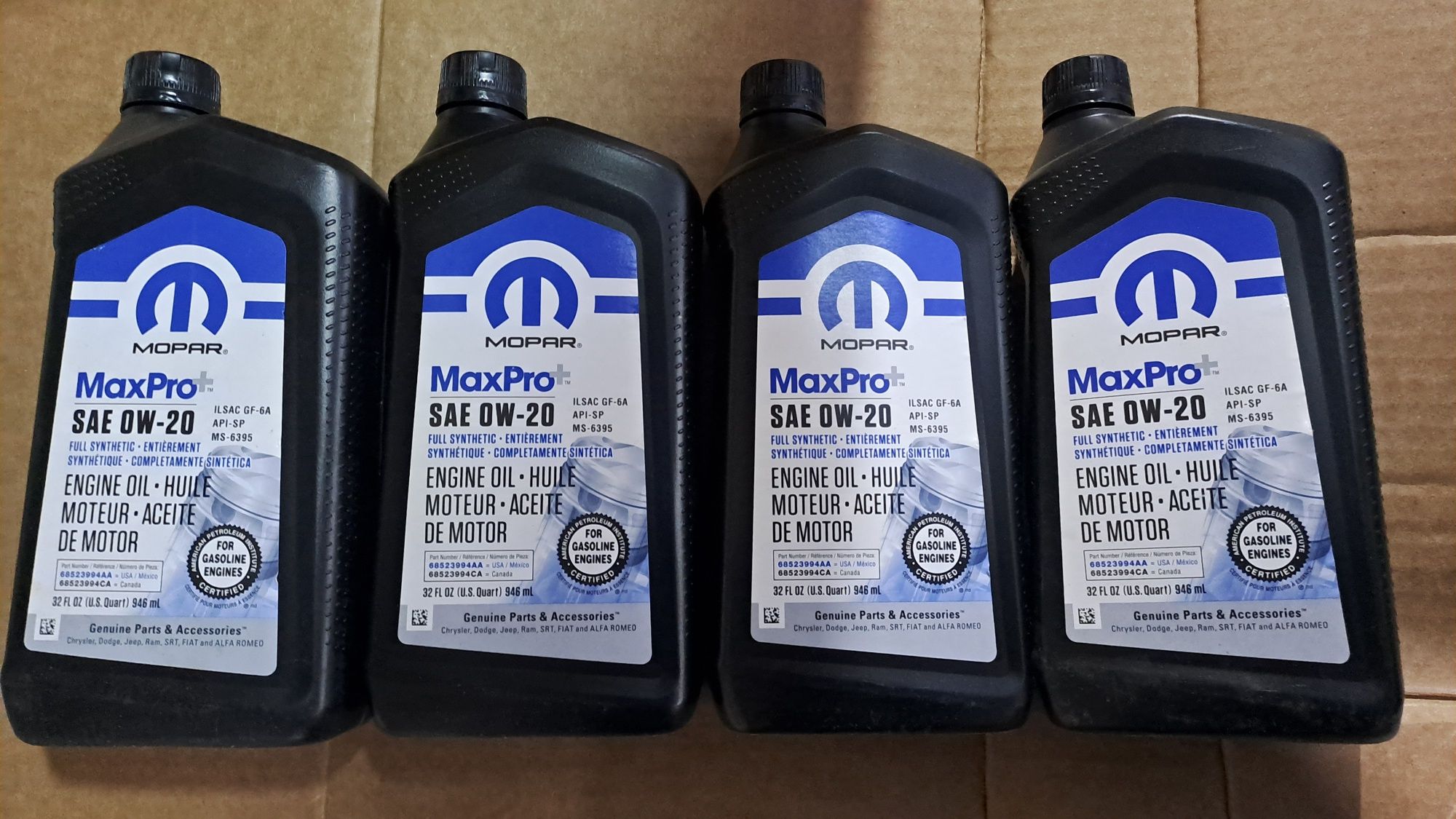 Моторна олива Mopar MaxPro+ 0W-20 0,946л 68523994AA