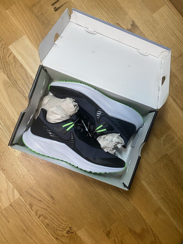 Нові Nike Quest 3 Shield