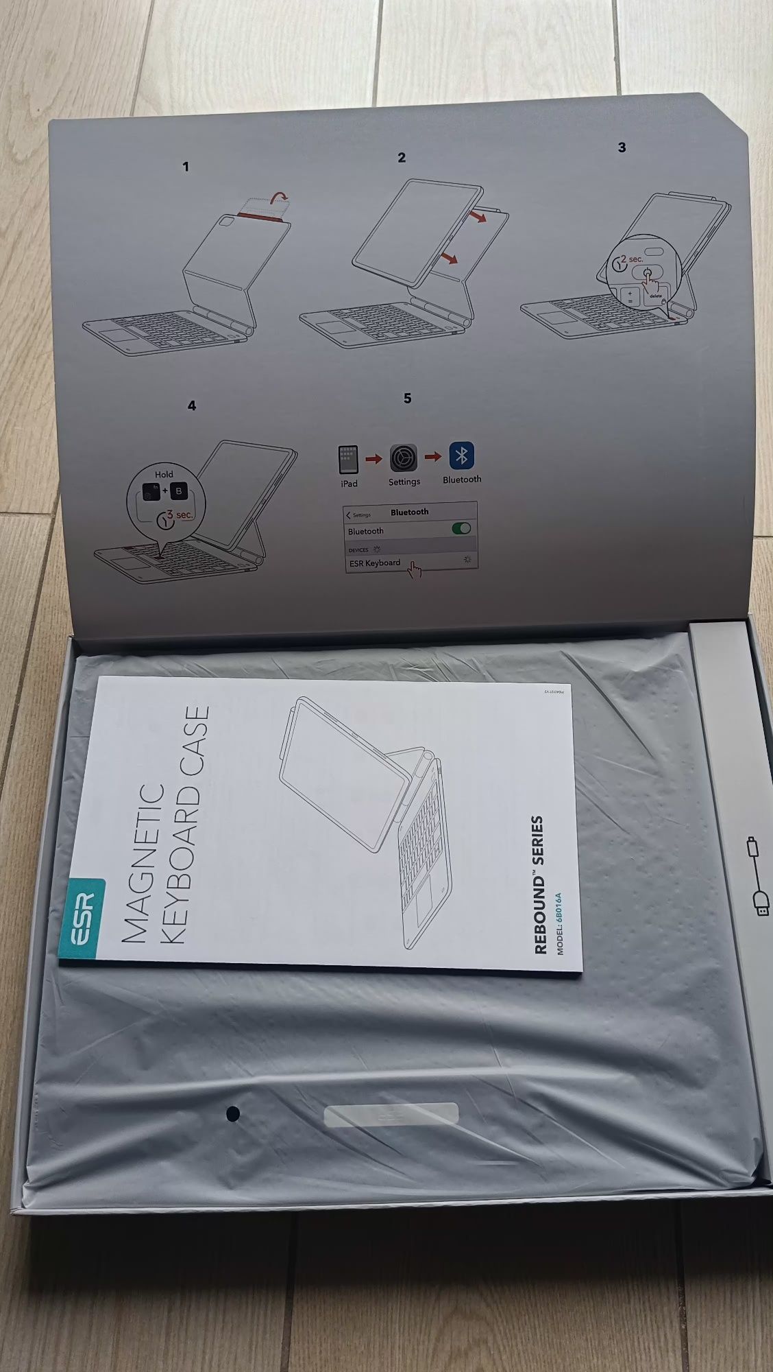 Esr iPad Pro 12.9 Rebound Magnetic Keyboard Case (X001HLVKSF)