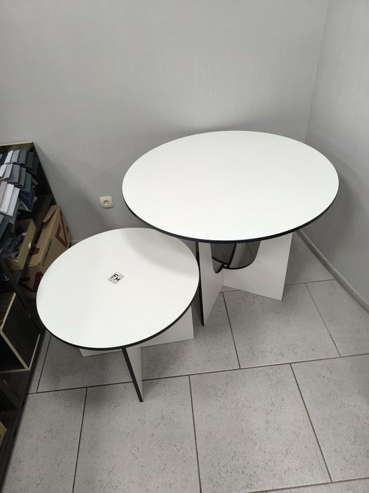 Стол обідній та кавовий