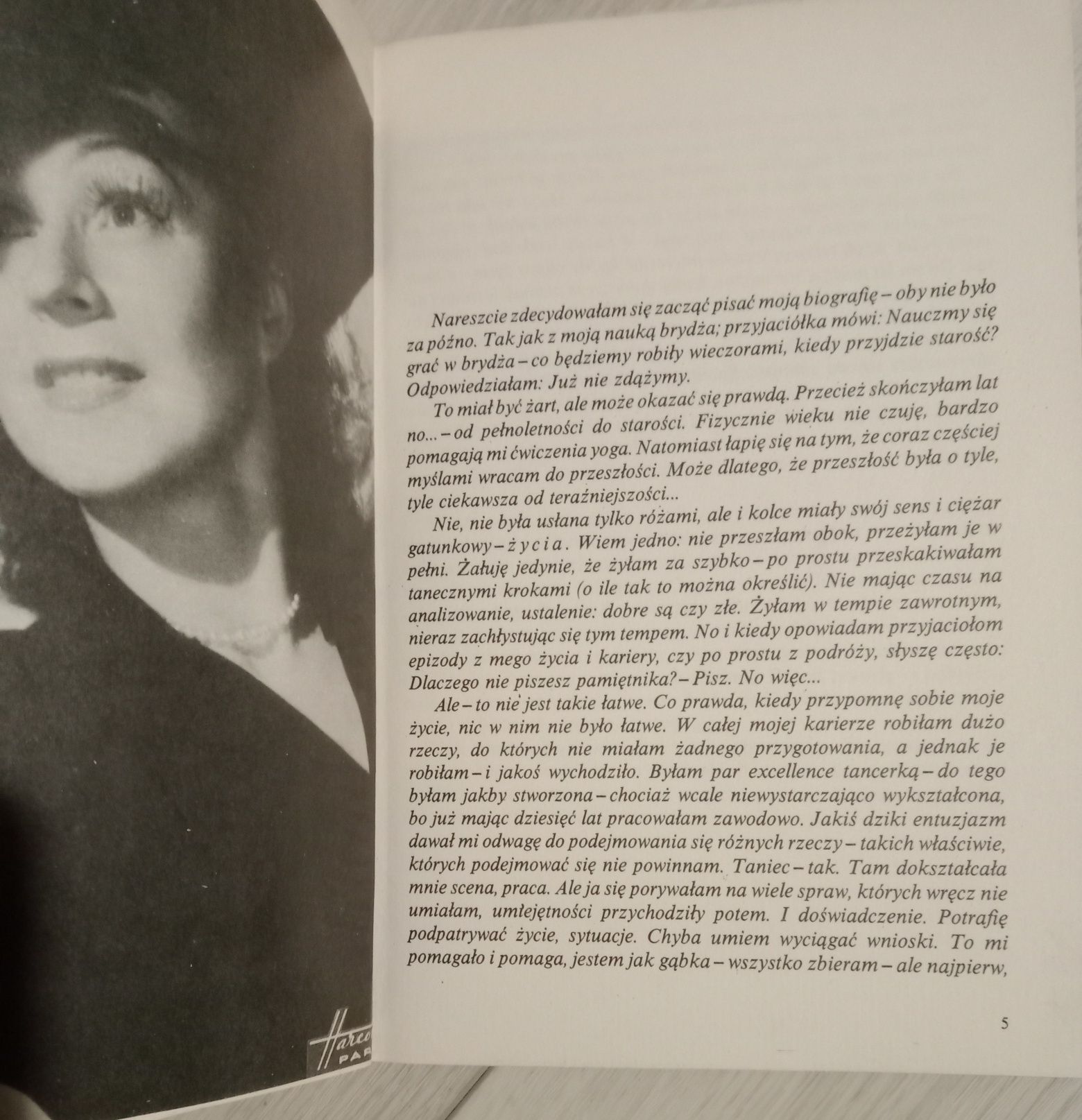 "Moje nogi i ja" - Loda Halama.