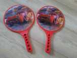 Dwie paletki, rakietki plastikowe do gry jak badminton autka the cars