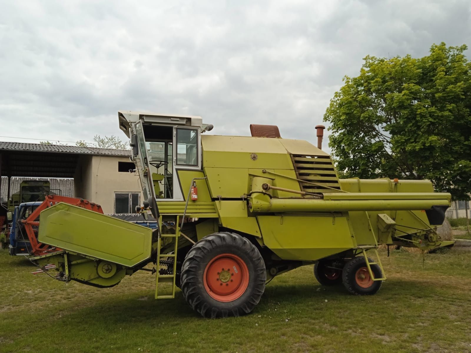 Kombajn zbożowy Claas Merkator 75
CLAAS MERKATOR 75