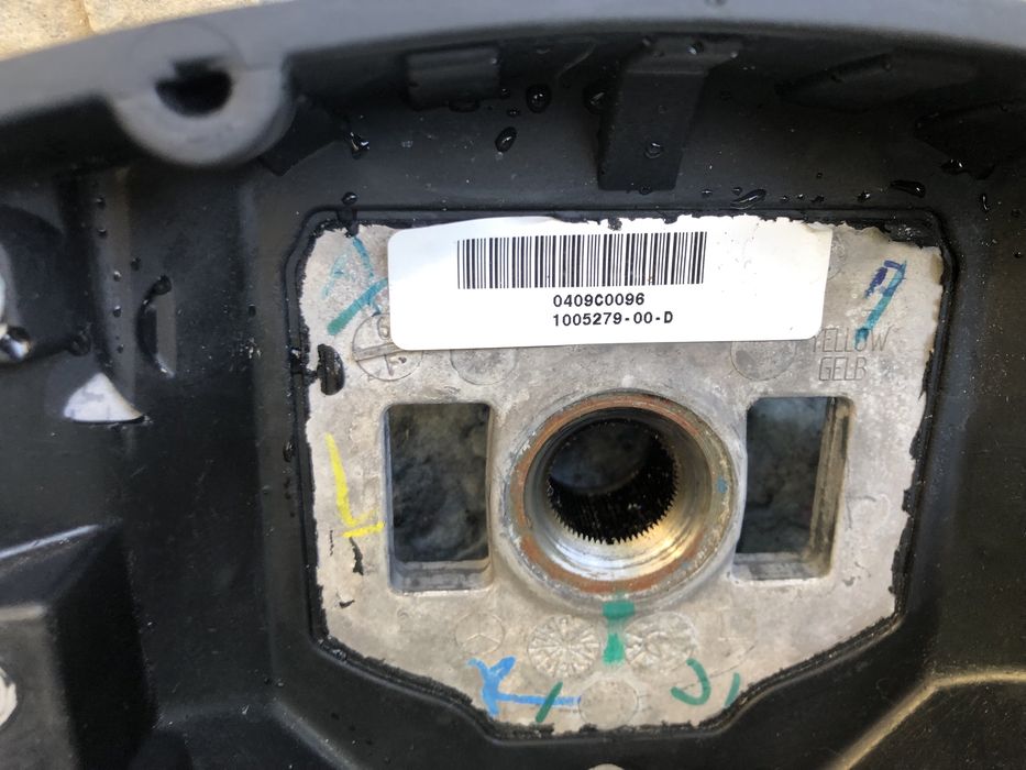 Руль Tesla model S