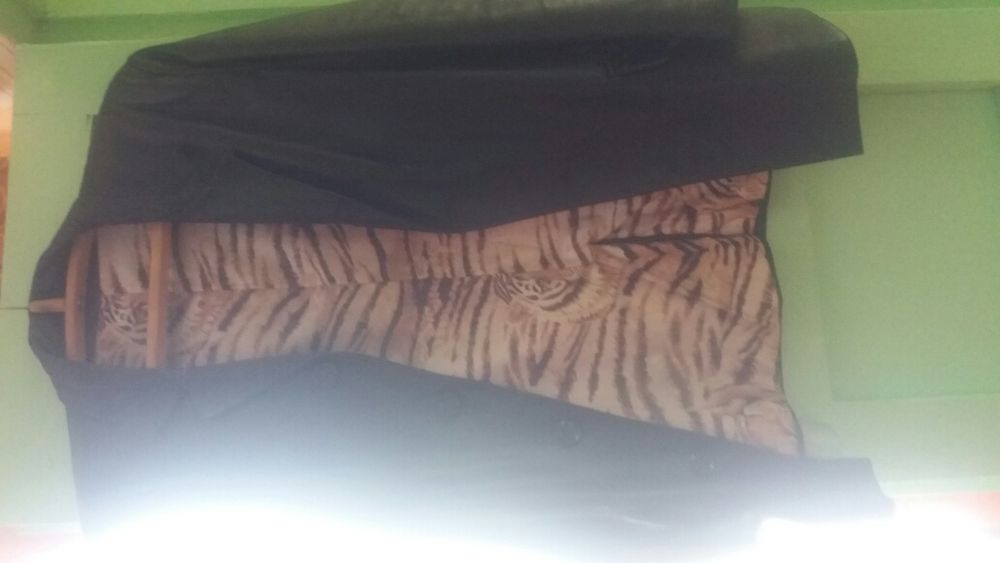 пиджак кожаныйДуже мьякий..завжди в тренді, Классіка