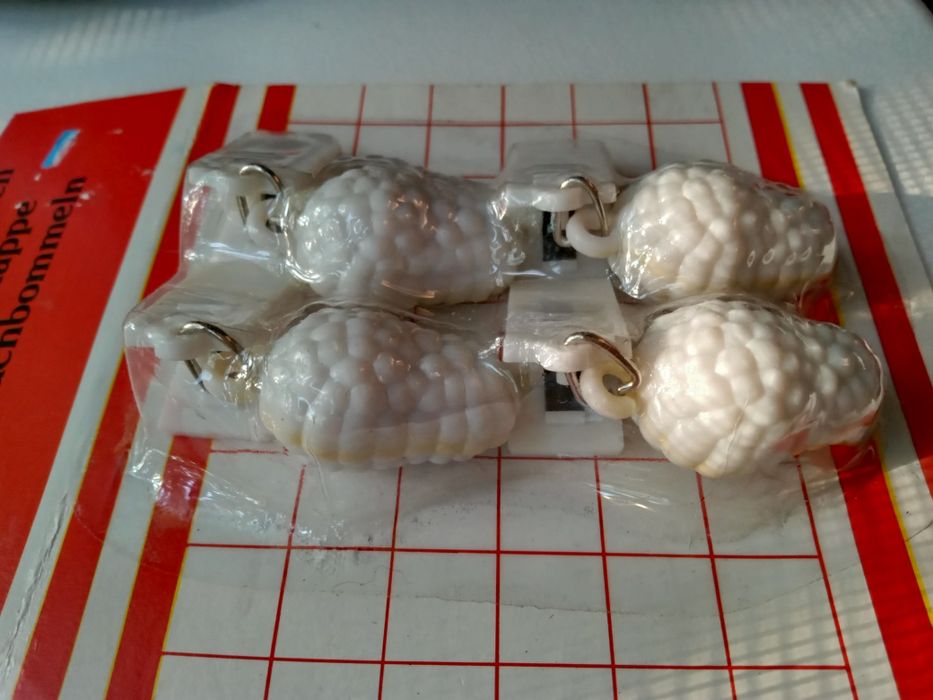 Обтягувач для скатертини,вінтажна тарілочка