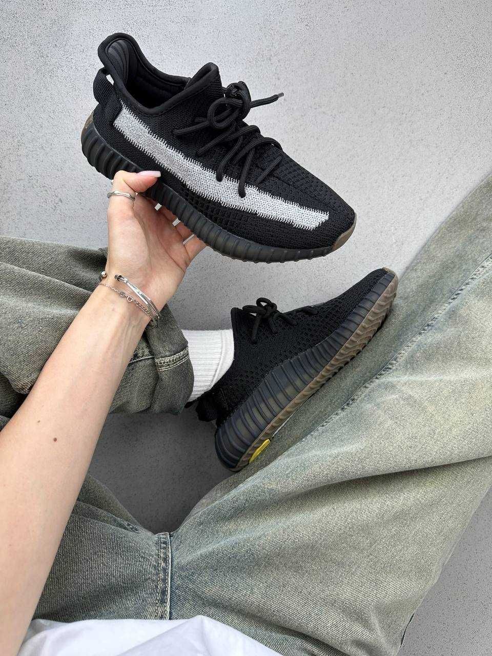 Мужские кроссовки Adidas Yeezy 350 v2 Black Brown White&Line. 40-45
