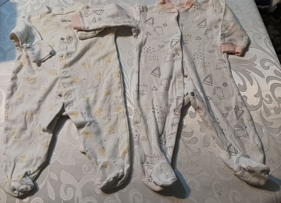 90. Śpiochy/pajacyk niemowlęcy na 0-3 m-ce  2 sztuki