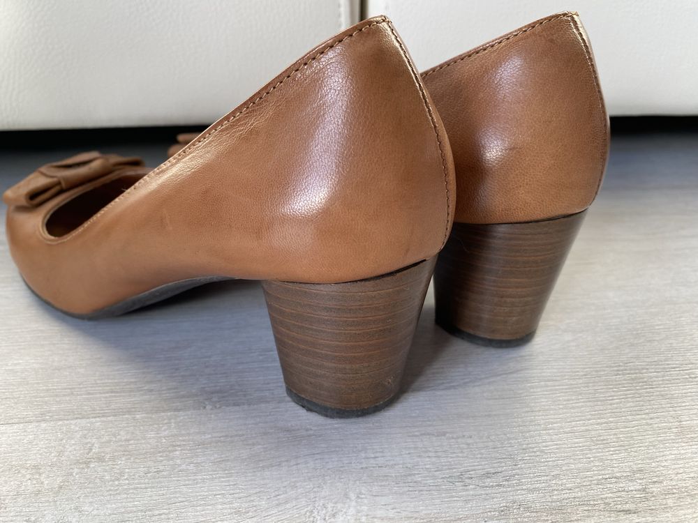 Buty skórzane brązowe 39