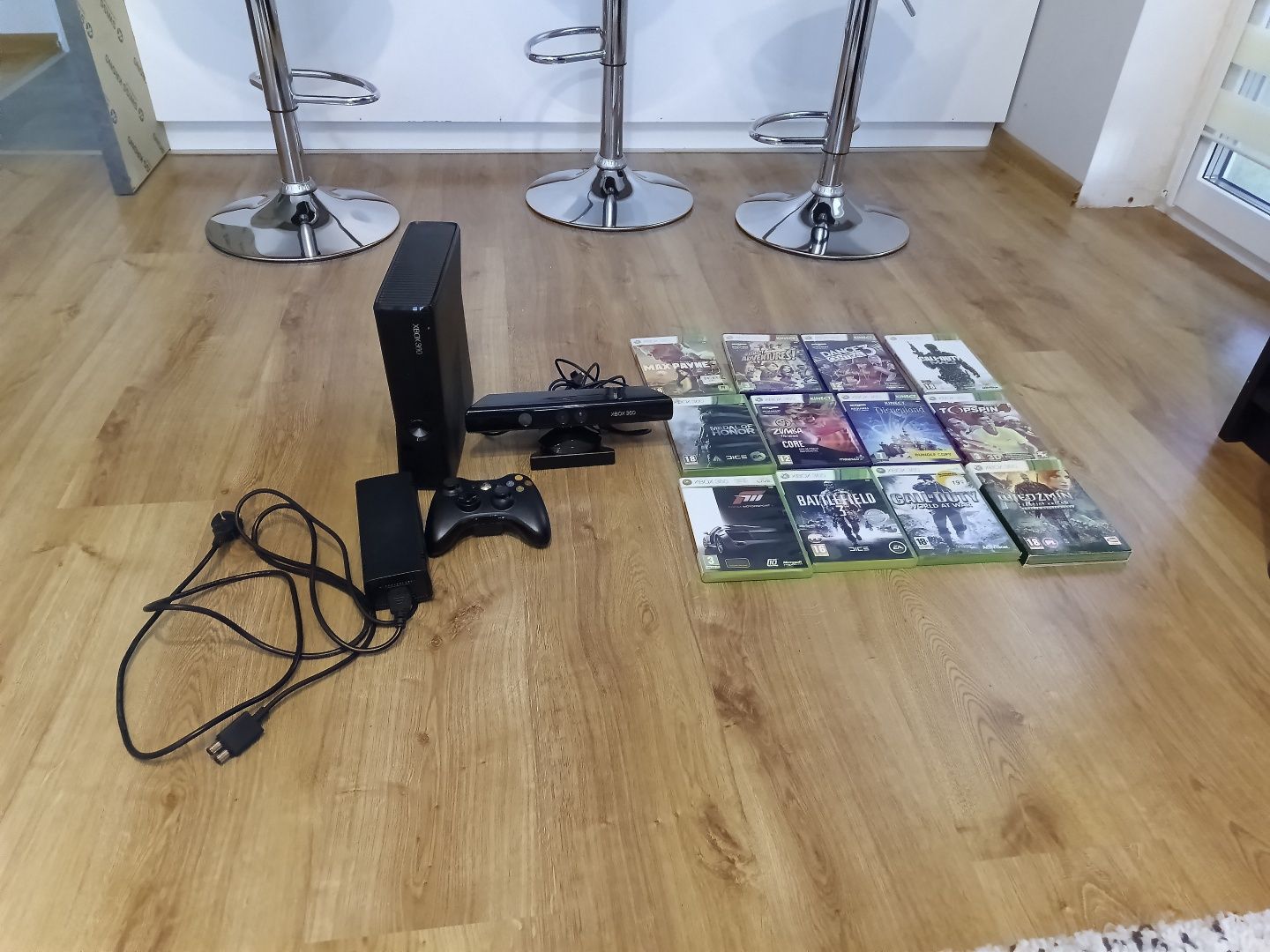 Xbox 360 Kinect + 12 gier
