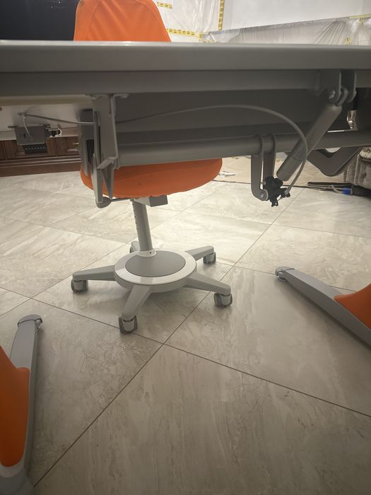 Стіл Mealux Harvard і кріслоMealux Cambridge.