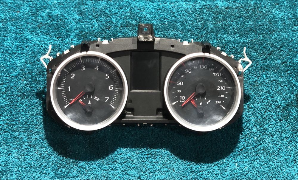 Рено Меган 2 Приборка