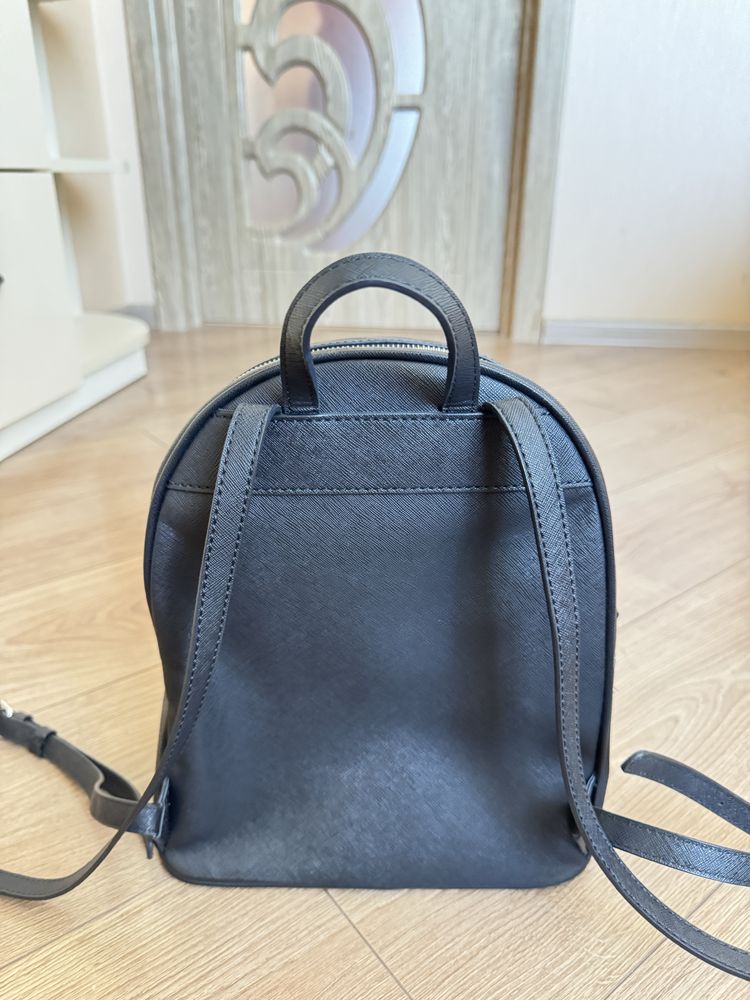 Рюкзак Guess чорний