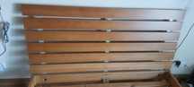 Cama de madeira 2m x 1.40m c/ mesas de cabeceira