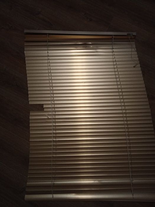 Продам жалюзі бу золотисті  74ширина /100 см висота