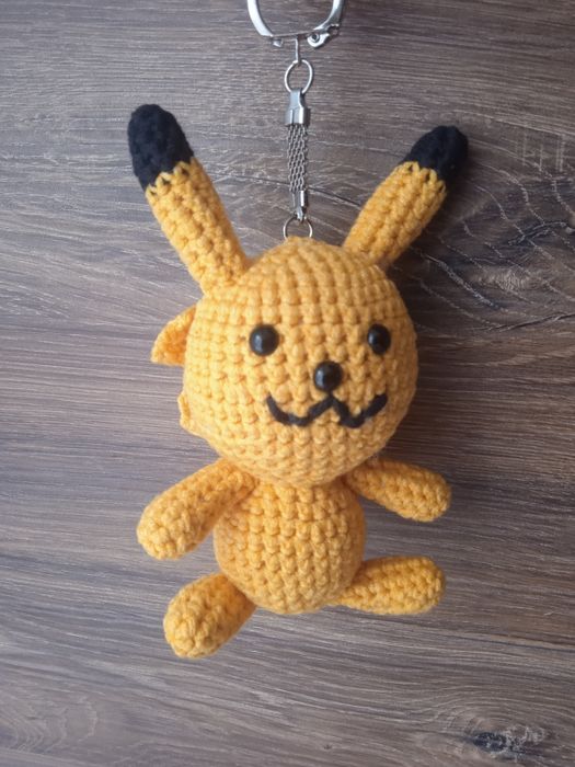 Pikatchu na szydełku z zawieszką lub bez