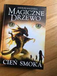 Magiczne drzewo cień smoka